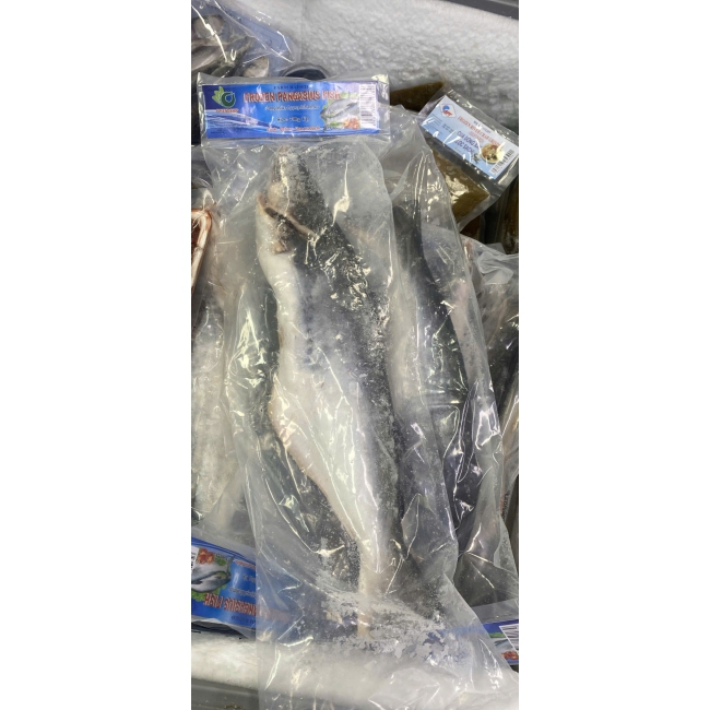 Cá basa nguyên con